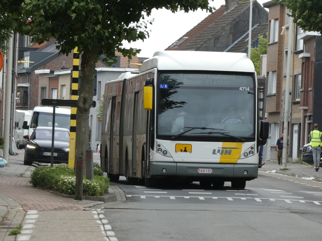 Foto van DeLijn Van Hool AG300 4717 Gelede bus door_gemaakt Delijn821