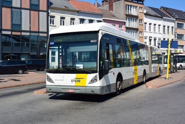 Foto van DeLijn Van Hool AG300 4823 Gelede bus door_gemaakt NLRail