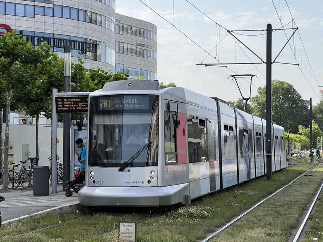 Foto van Rheinbahn NF10 2021 Tram door Stadsbus