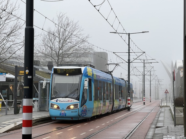 Foto van HTM RegioCitadis 4033 Tram door Stadsbus
