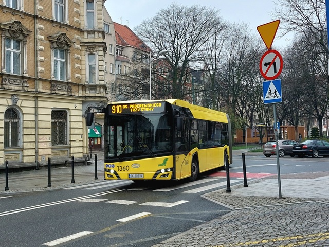 Foto van PKMK Solaris Urbino 18 1360 Gelede bus door_gemaakt Jossevb