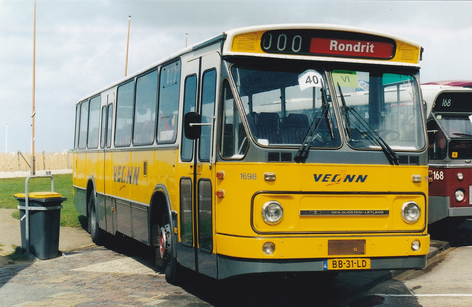 Foto van VEONN Leyland-Den Oudsten Standaardstreekbus 1698