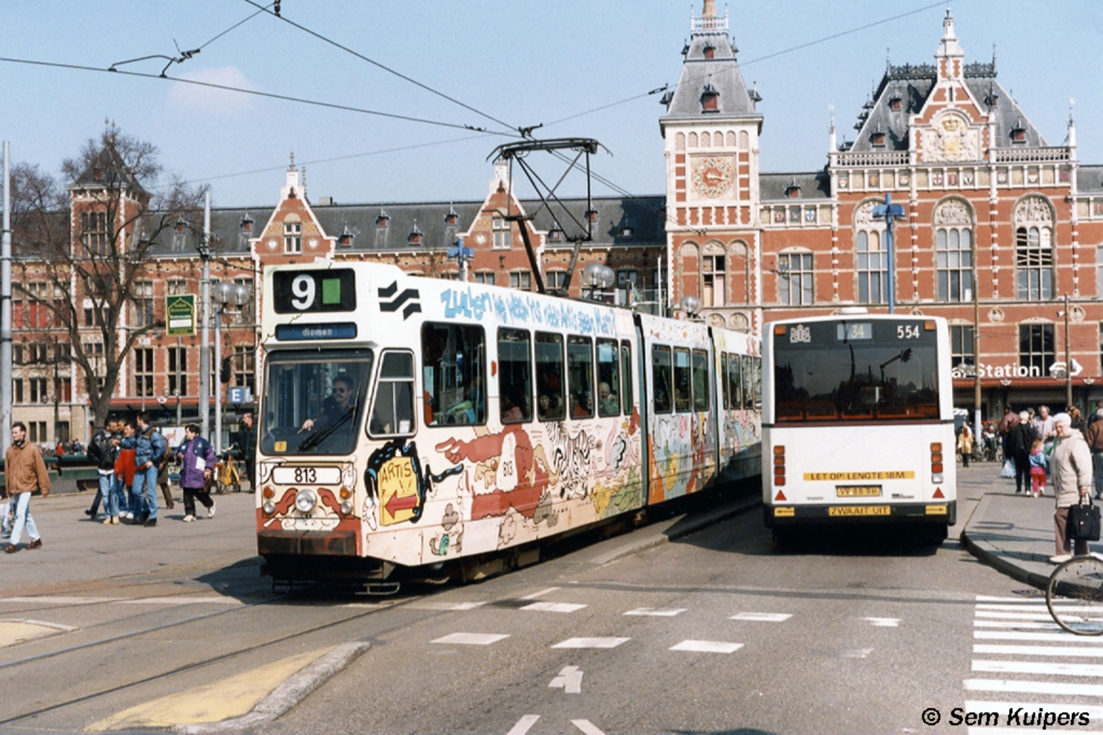 Foto van GVB 9- & 10G-tram 813, GVB Den Oudsten B88 G 554