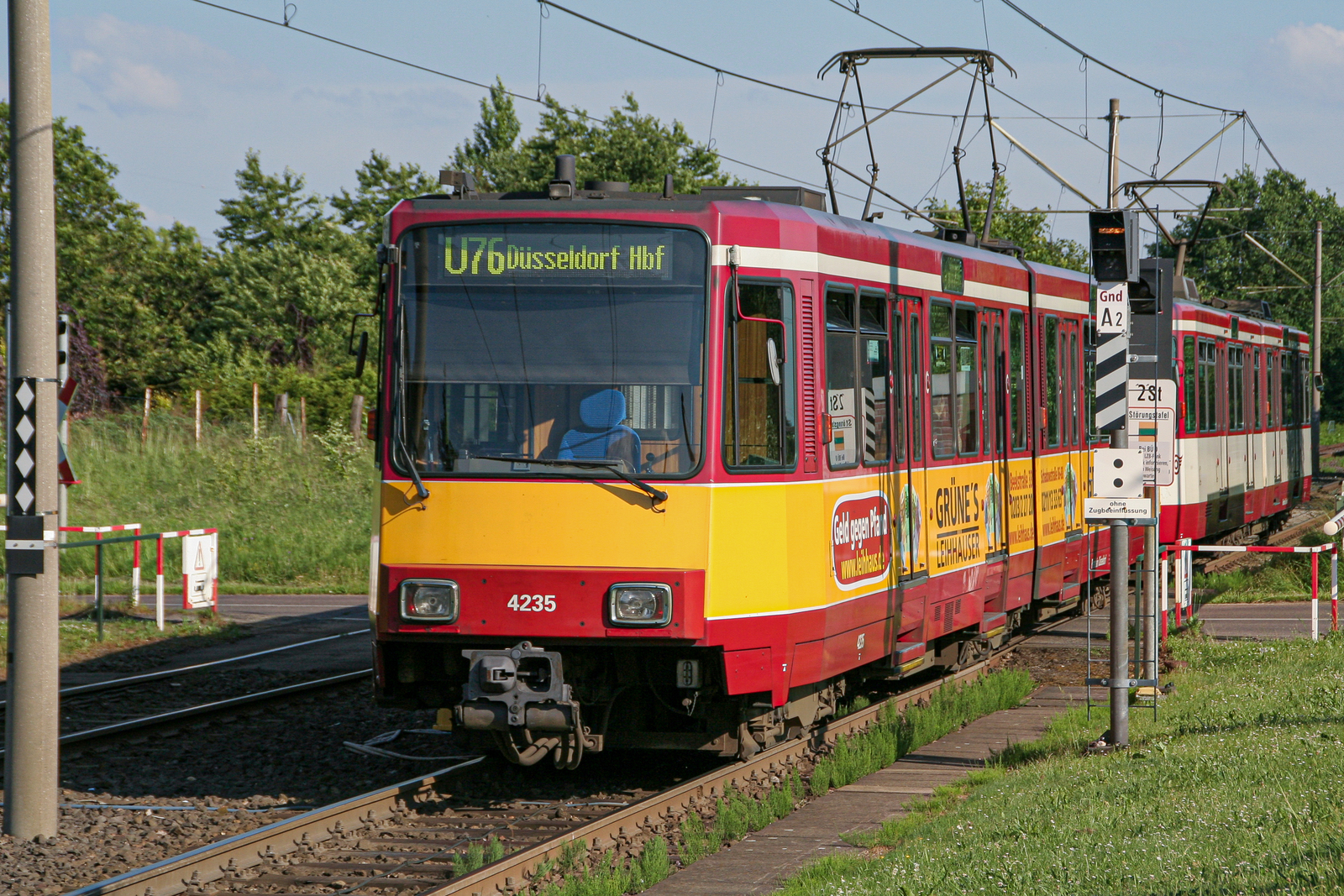Foto van Rheinbahn Stadtbahnwagen B 4235