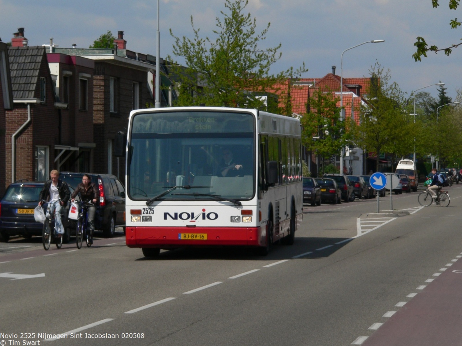 Foto van NVO Van Hool A300 2525