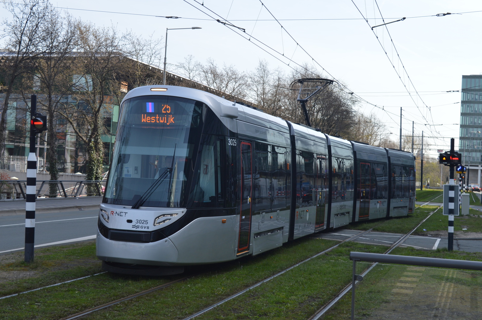 Foto van GVB 15G-tram (Urbos) 3025