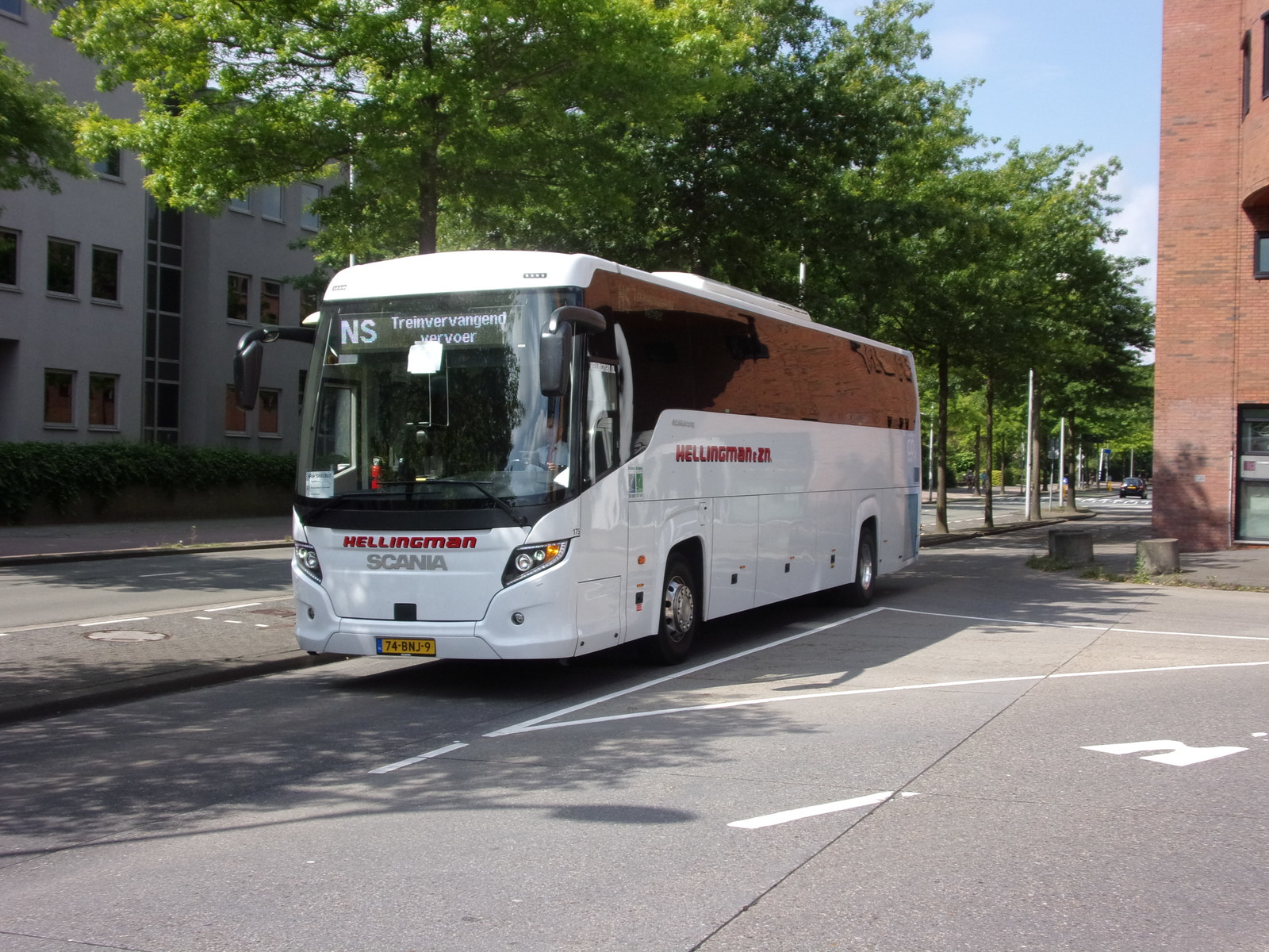 Foto van Hel Scania Touring 175