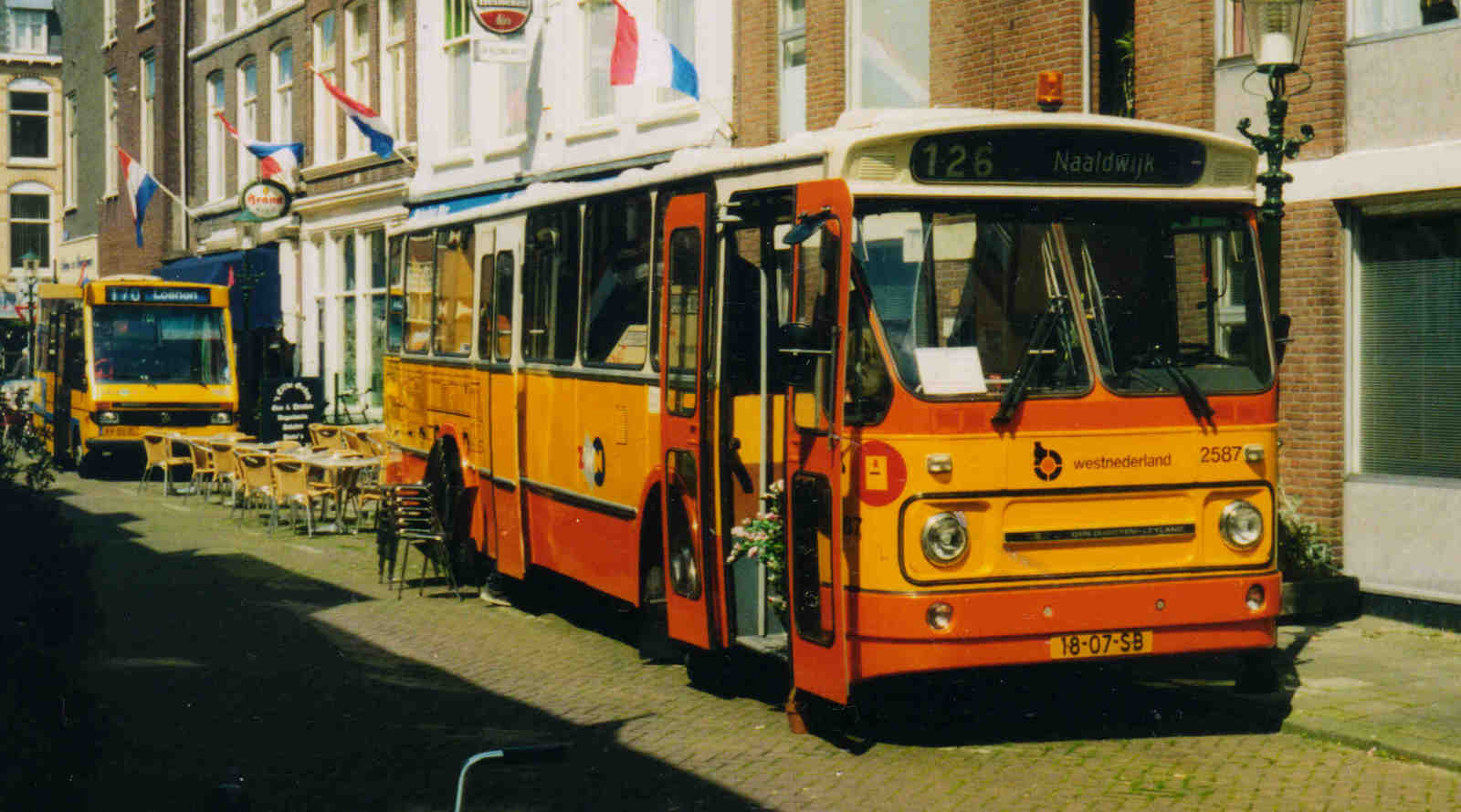 Foto van BEVER Leyland-Den Oudsten Standaardstreekbus 2587 3