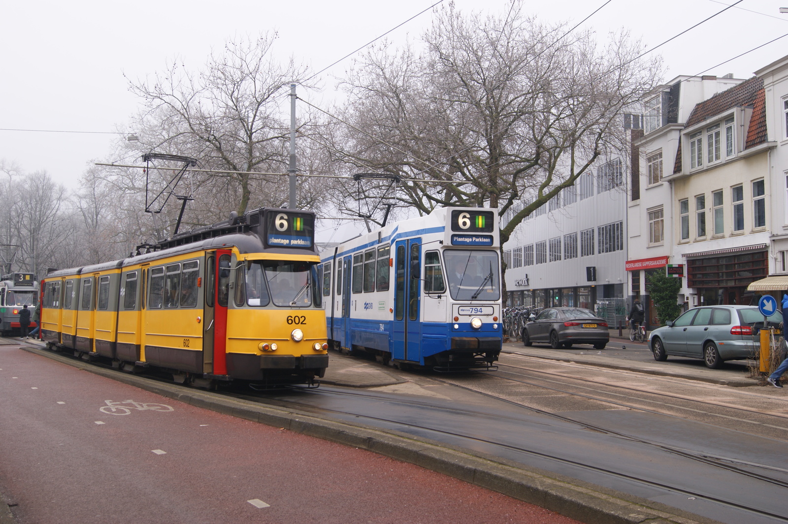 Foto van GVB 9- & 10G-tram 794, GVB 2G-Tram 586 886, EMTA 3G-Tram 602