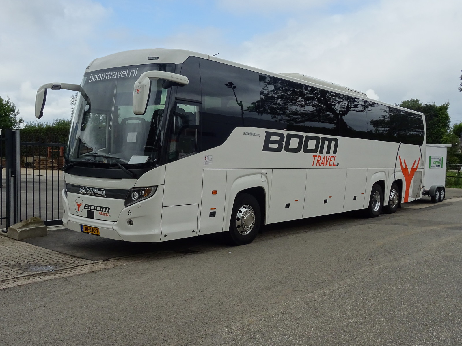 Foto van BoTr Scania Touring 6