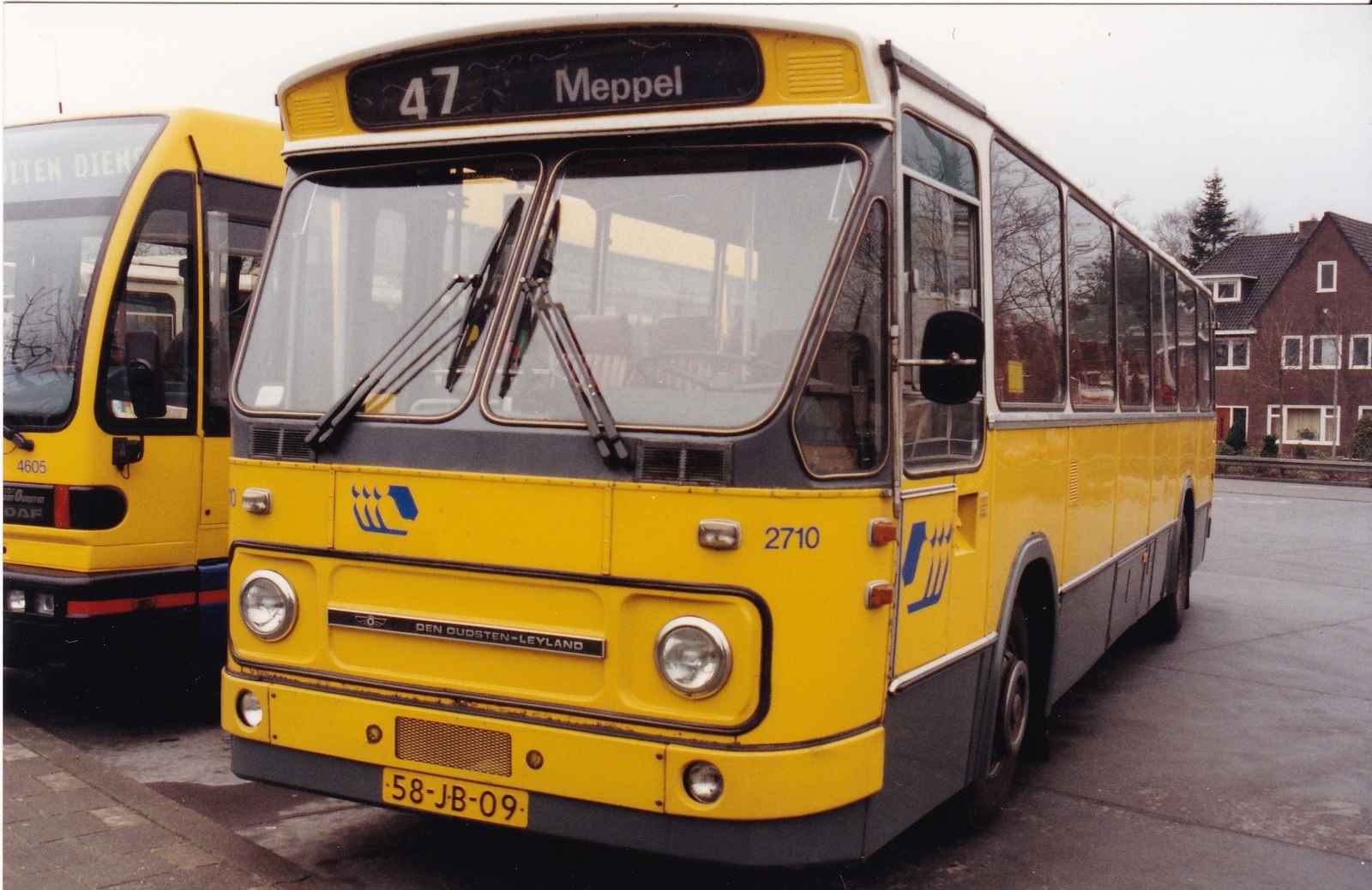 Foto van DVMNWH Leyland-Den Oudsten Standaardstreekbus 2710