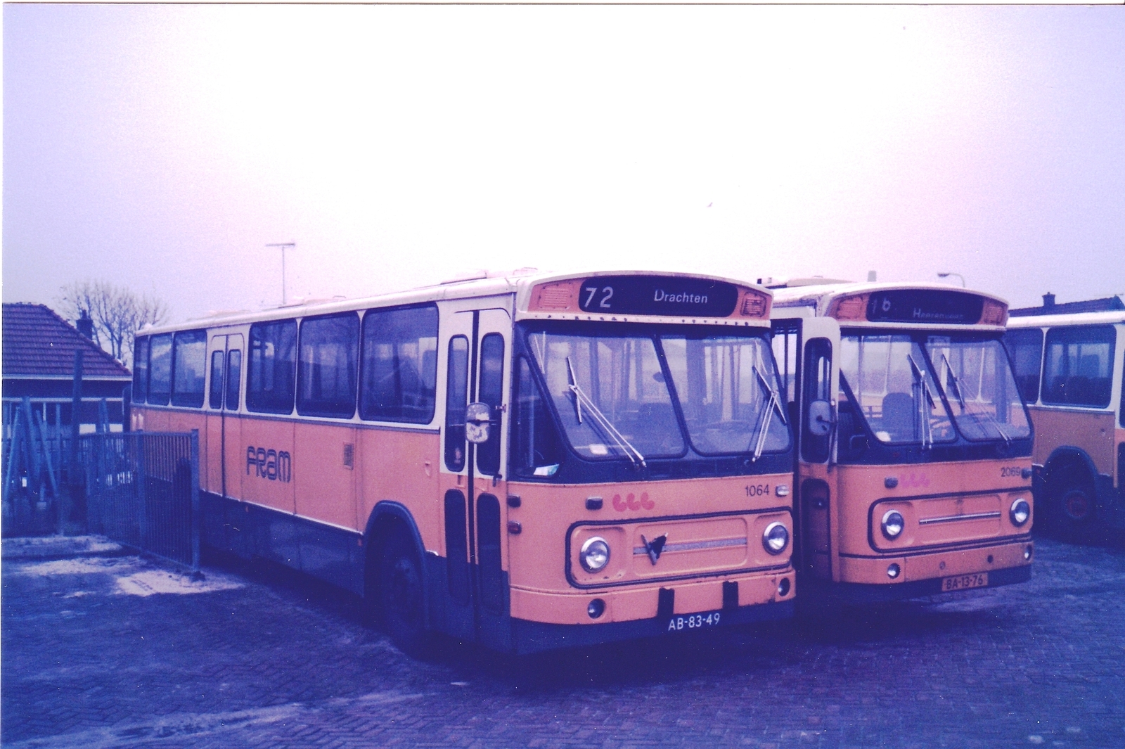 Foto van FRAM Leyland-Verheul Standaardstreekbus 1064, FRAM Leyland-Den Oudsten Standaardstreekbus 2069