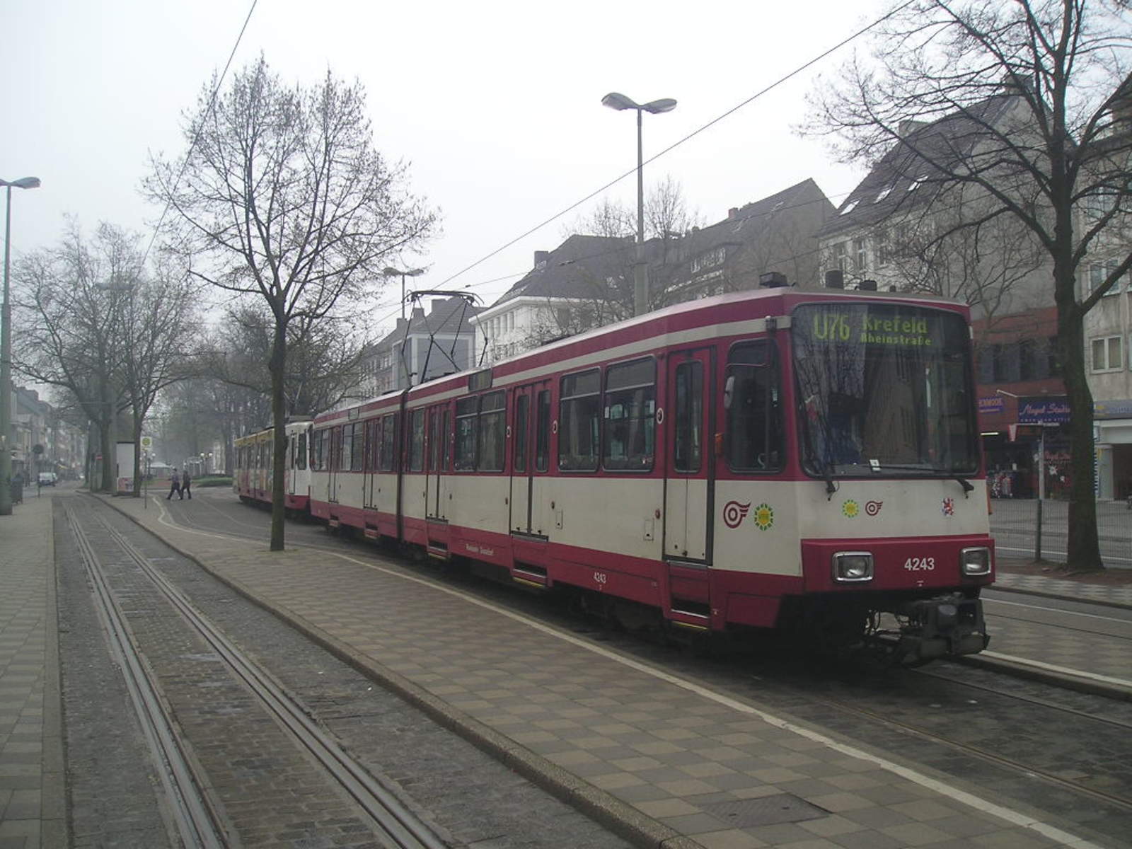 Foto van Rheinbahn Stadtbahnwagen B 4243