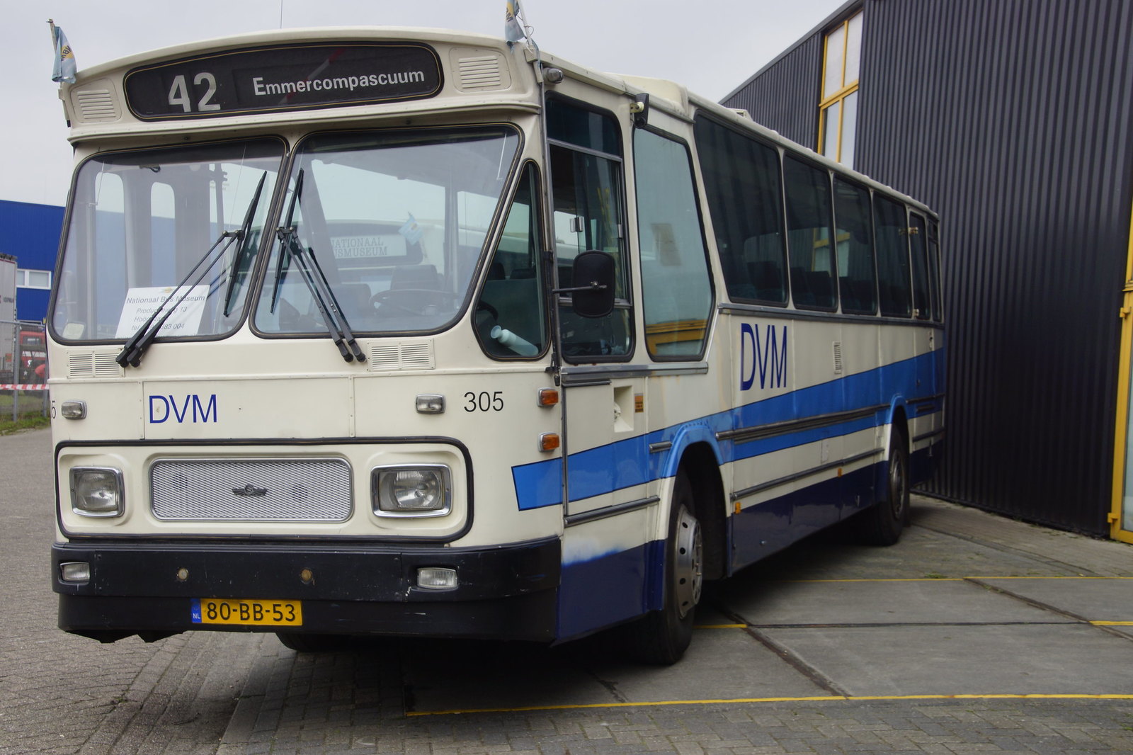 Foto van NBM Leyland-Den Oudsten Standaardstreekbus  305 (ESO 2732)