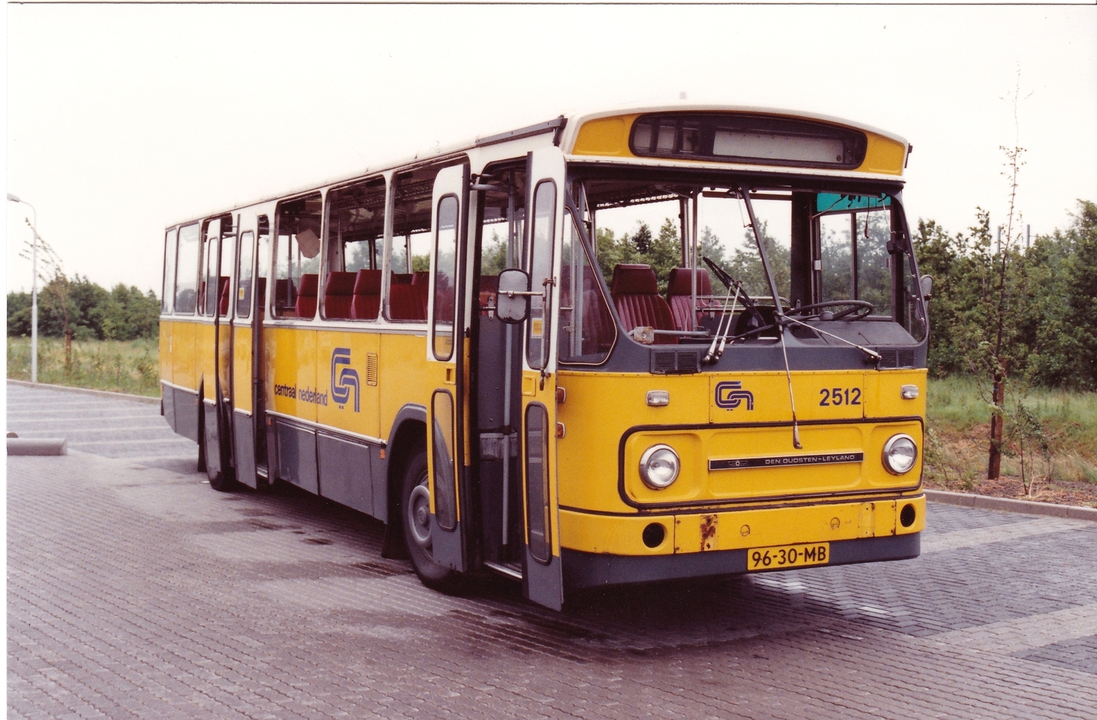 Foto van CN Leyland-Den Oudsten Standaardstreekbus 2512