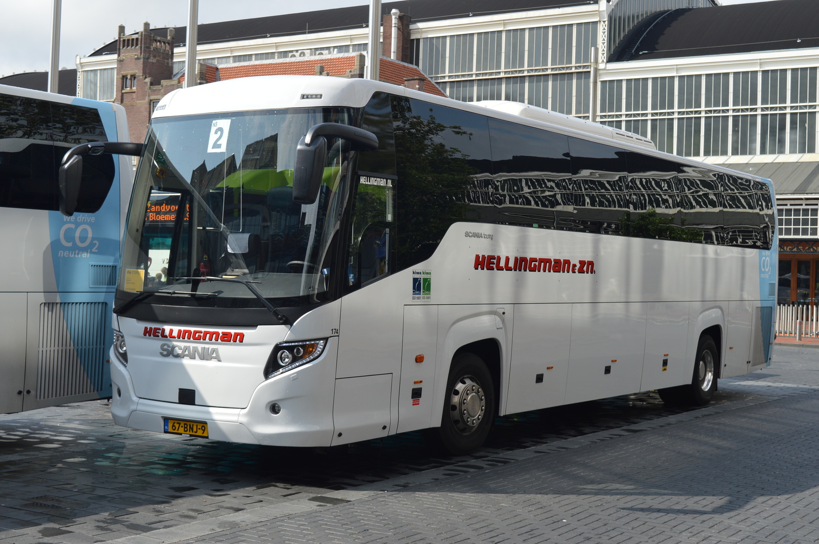 Foto van Hel Scania Touring 174
